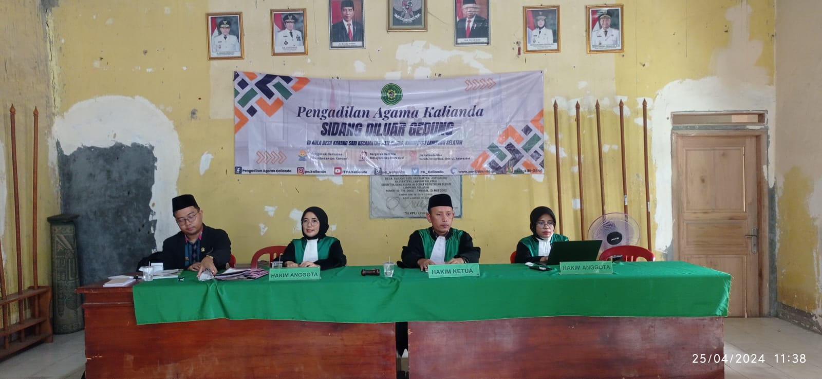 Sidang Diluar Gedung Kecamatan Karangsari